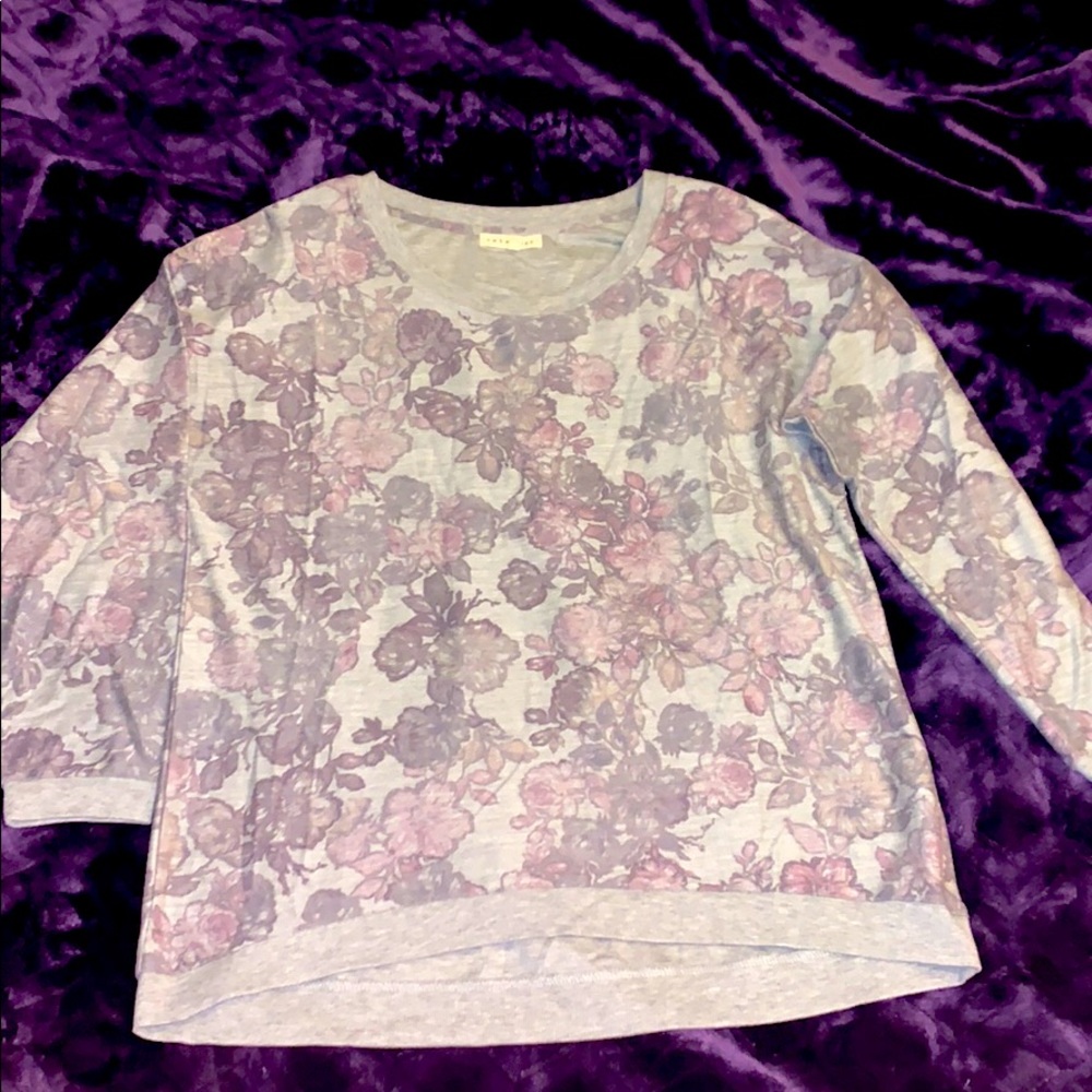 Women’s floral lightweight sweater Large